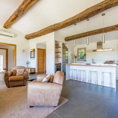 Villa De 7 Chambres Avec Piscine Privee Jacuzzi Et Jardin Clos A Porto Vecchio A 6 Km De La Plage Porto-Vecchio