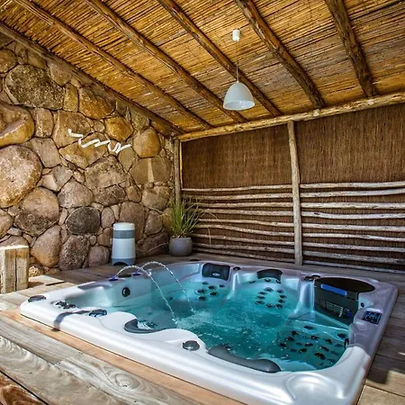 Villa De 7 Chambres Avec Piscine Privee Jacuzzi Et Jardin Clos A Porto Vecchio A 6 Km De La Plage