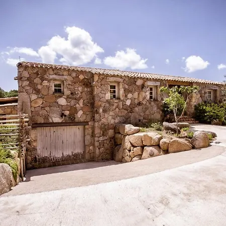 Villa Villa De 7 Chambres Avec Piscine Privee Jacuzzi Et Jardin Clos A Porto Vecchio A 6 Km De La Plage *