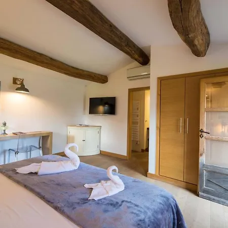 Villa De 7 Chambres Avec Piscine Privee Jacuzzi Et Jardin Clos A Porto Vecchio A 6 Km De La Plage Villa