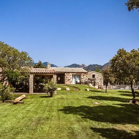Villa De 7 Chambres Avec Piscine Privee Jacuzzi Et Jardin Clos A Porto Vecchio A 6 Km De La Plage Villa