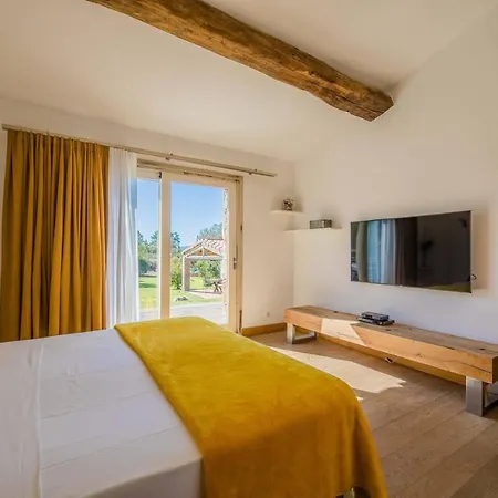 Villa de 7 chambres avec piscine privee jacuzzi et jardin clos a Porto Vecchio a 6 km de la plage