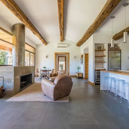 Villa De 7 Chambres Avec Piscine Privee Jacuzzi Et Jardin Clos A Porto Vecchio A 6 Km De La Plage Porto-Vecchio (Corsica)
