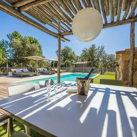 Villa Villa De 7 Chambres Avec Piscine Privee Jacuzzi Et Jardin Clos A Porto Vecchio A 6 Km De La Plage Porto-Vecchio (Corsica)