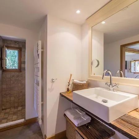 Villa de 7 chambres avec piscine privee jacuzzi et jardin clos a Porto Vecchio a 6 km de la plage Villa *