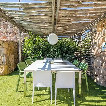 Villa Villa De 7 Chambres Avec Piscine Privee Jacuzzi Et Jardin Clos A Porto Vecchio A 6 Km De La Plage *